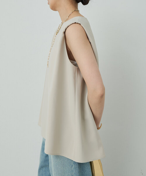 GALLARDAGALANTE（ガリャルダガランテ）の「【サイズ展開あり】ショルダータックノースリ（シャツ/ブラウス・レディース・ベージュ/ブラック/オフホワイト・0/1）」の12枚目の写真