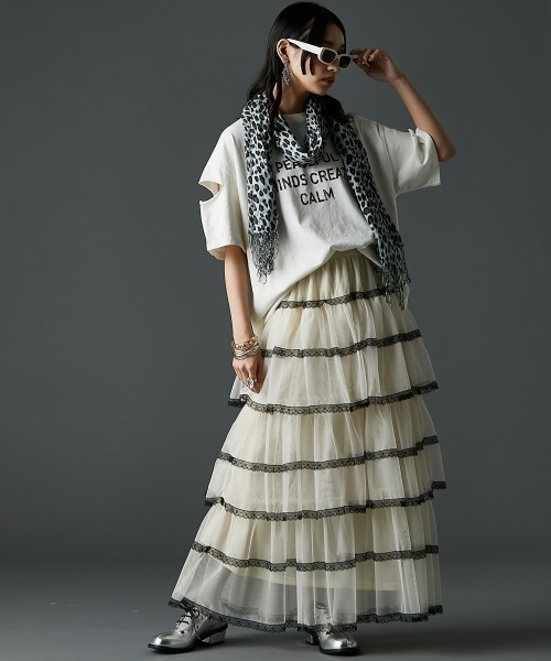 GEVS.（ジェイヴィス）の「チュールティアードマキシスカート＜大きいサイズ有＞GEVS.（スカート・レディース・アイボリー/グレイッシュベージュ・L/M/5L/4L/3L/LL）」の4枚目の写真