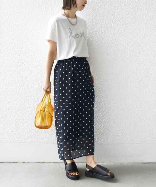 SHIPS（シップス）の「【WEB限定】ファンシー コード 刺繍 ロゴ TEE（Tシャツ/カットソー・レディース・ネイビー/レッド/オフホワイト/ダークグレー/ストーン・ONE SIZE）」の20枚目の写真