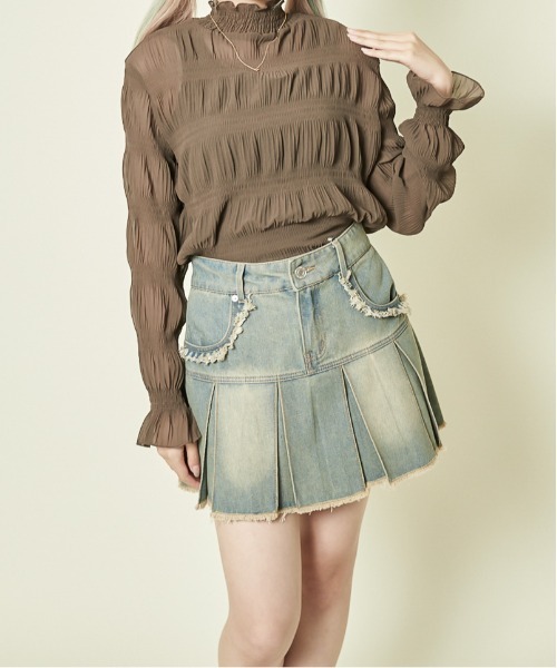 GORGE（ゴージ）の「《フリル×シアー素材》レディース シャーリングブラウス ハイネック長袖 春秋対応（シャツ/ブラウス・レディース・ブラック/オフホワイト/ブラウン/チャコール・F）」の17枚目の写真