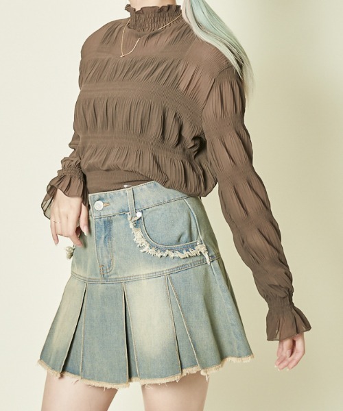 GORGE（ゴージ）の「《フリル×シアー素材》レディース シャーリングブラウス ハイネック長袖 春秋対応（シャツ/ブラウス・レディース・ブラック/オフホワイト/ブラウン/チャコール・F）」の18枚目の写真