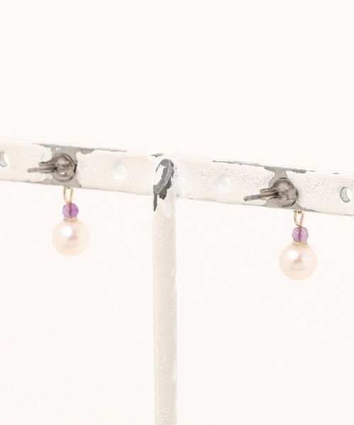 CERCA（チェルカ）の「september/揺れる淡水パール＋アメジストpierce（ピアス（両耳用）・レディース・ホワイト・FREE）」の2枚目の写真