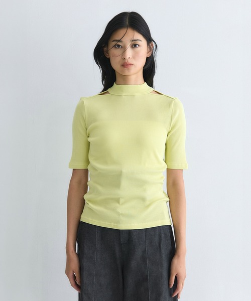 UNITED TOKYO（ユナイテッドトウキョウ）の「【2way】ソフトタッチハーフスリーブトップス｜細見え/ウォッシャブル/カットアウト/オフィスカジュアル/半袖/春服（Tシャツ/カットソー・レディース・ブルー/ホワイト/ダークブラウン/ライム・FREE）」の12枚目の写真