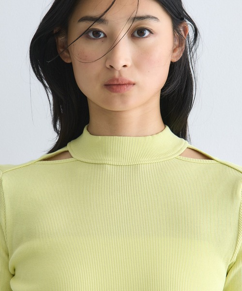 UNITED TOKYO（ユナイテッドトウキョウ）の「【2way】ソフトタッチハーフスリーブトップス｜細見え/ウォッシャブル/カットアウト/オフィスカジュアル/半袖/春服（Tシャツ/カットソー・レディース・ブルー/ホワイト/ダークブラウン/ライム・FREE）」の16枚目の写真