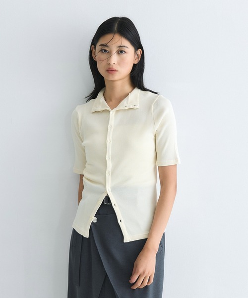 UNITED TOKYO（ユナイテッドトウキョウ）の「【2way】ソフトタッチハーフスリーブトップス｜細見え/ウォッシャブル/カットアウト/オフィスカジュアル/半袖/春服（Tシャツ/カットソー・レディース・ブルー/ホワイト/ダークブラウン/ライム・FREE）」の21枚目の写真