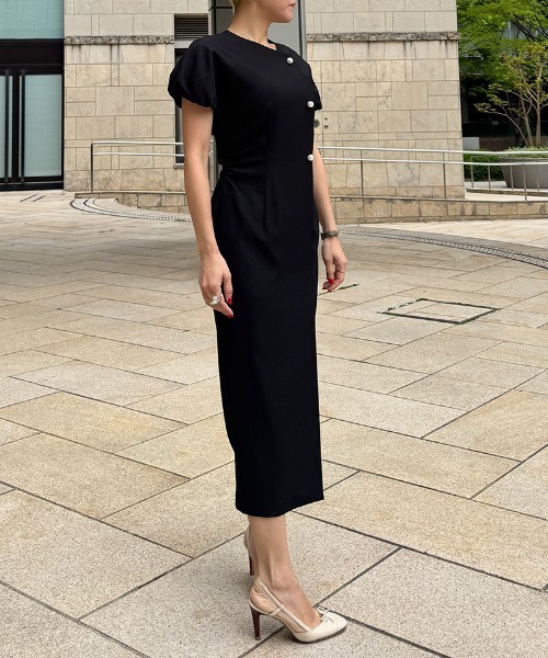 JENNE(ジェンヌ)の「パールボタンギャザータイトワンピース(ワンピース・レディース・ブラック/ターコイズブルー・SMALL/LARGE/MEDIUM)」の7枚目の写真