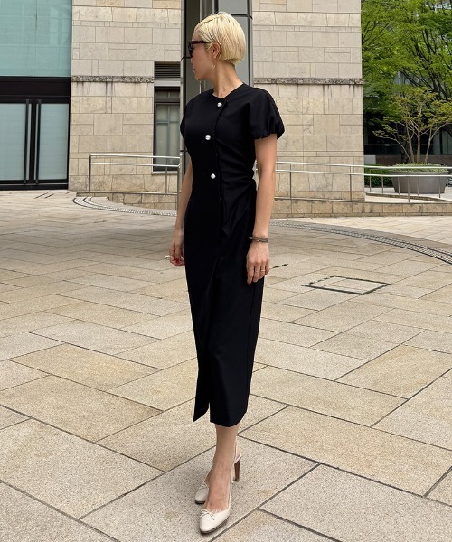 JENNE(ジェンヌ)の「パールボタンギャザータイトワンピース(ワンピース・レディース・ブラック/ターコイズブルー・SMALL/LARGE/MEDIUM)」の10枚目の写真