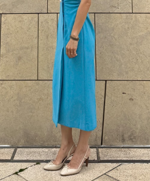 JENNE(ジェンヌ)の「パールボタンギャザータイトワンピース(ワンピース・レディース・ブラック/ターコイズブルー・SMALL/LARGE/MEDIUM)」の18枚目の写真