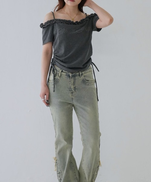 Uenui（ウニュイ）の「【 cunii 】 レタリング フリル ネック オフショルダー（Tシャツ/カットソー・レディース・ベージュ/アイボリー/グレー・FREE）」の15枚目の写真