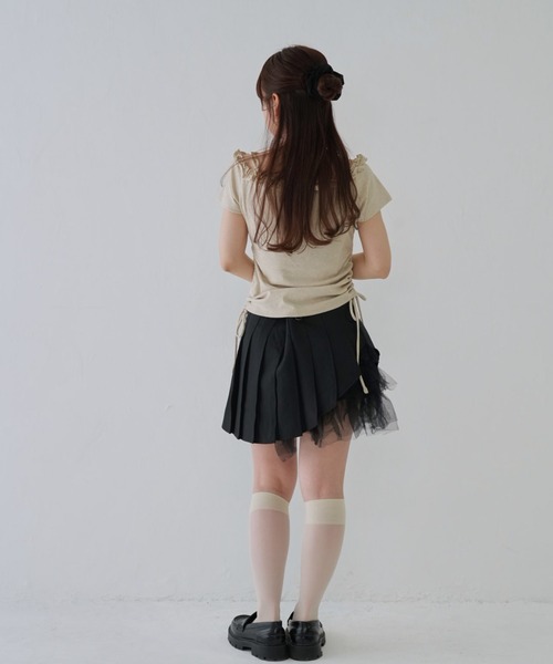 Uenui（ウニュイ）の「【 cunii 】 レタリング フリル ネック オフショルダー（Tシャツ/カットソー・レディース・ベージュ/アイボリー/グレー・FREE）」の14枚目の写真