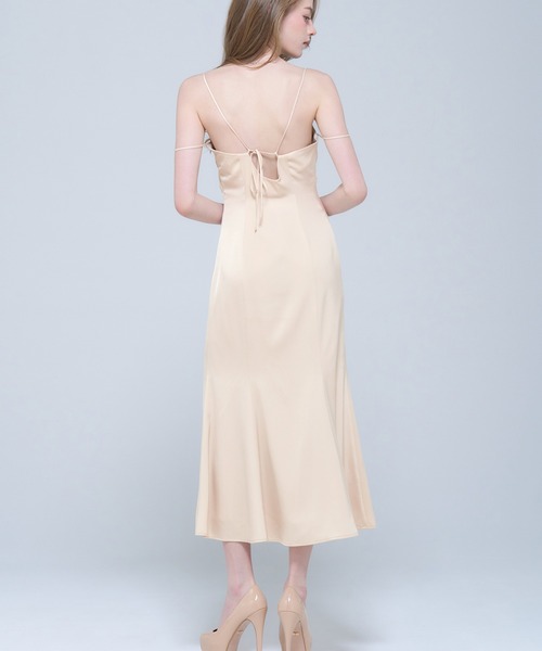 emiriawiz（エミリアウィズ）の「Narrow Strap Camisole Dress（ワンピース・レディース・ベージュ/ブラック・SMALL/MEDIUM）」の8枚目の写真