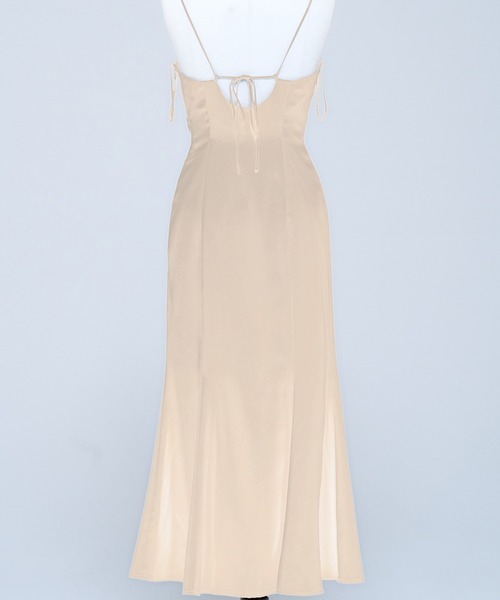 emiriawiz（エミリアウィズ）の「Narrow Strap Camisole Dress（ワンピース・レディース・ベージュ/ブラック・SMALL/MEDIUM）」の16枚目の写真