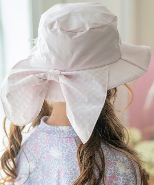 Catherine Cottage（キャサリンコテージ）の「撥水加工日よけリボンハット（ハット・キッズ・ベージュ/ピンク系2/サックスブルー系3/サックスブルー系4/ピンク/ライラック系4/ベージュ系1/ブルー系2/ライラック系3/ブルー/ブルー系1/ピンク系1/ライトグリーン系3/ライトグリーン系4/ピンク系3/ピンク系4・52/56）」の15枚目の写真