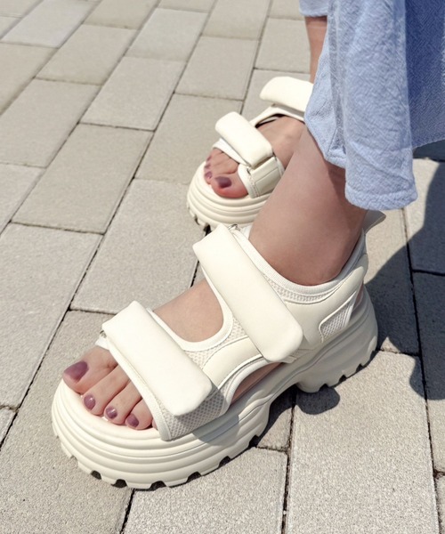 Sugar Sugar（シュガーシュガー）の「厚底スポーツサンダル 【SUGARSUGAR シュガーシュガー】レディース 厚底 ボリュームソール ダブルベルト 歩きやすい メッシュ スポサン スタイルアップ メッシュ 黒 アイボリー ふわふわ（サンダル・レディース・アイボリー/ブラック・S/M/L/LL）」の19枚目の写真