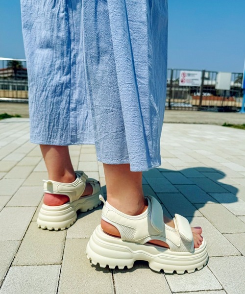 Sugar Sugar（シュガーシュガー）の「厚底スポーツサンダル 【SUGARSUGAR シュガーシュガー】レディース 厚底 ボリュームソール ダブルベルト 歩きやすい メッシュ スポサン スタイルアップ メッシュ 黒 アイボリー ふわふわ（サンダル・レディース・アイボリー/ブラック・S/M/L/LL）」の20枚目の写真