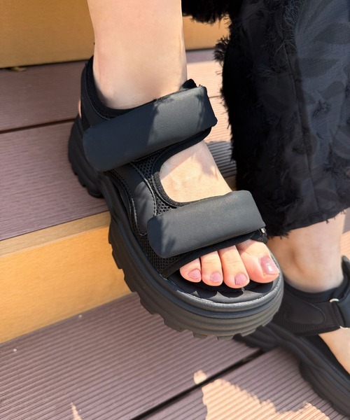 Sugar Sugar（シュガーシュガー）の「厚底スポーツサンダル 【SUGARSUGAR シュガーシュガー】レディース 厚底 ボリュームソール ダブルベルト 歩きやすい メッシュ スポサン スタイルアップ メッシュ 黒 アイボリー ふわふわ（サンダル・レディース・アイボリー/ブラック・S/M/L/LL）」の21枚目の写真