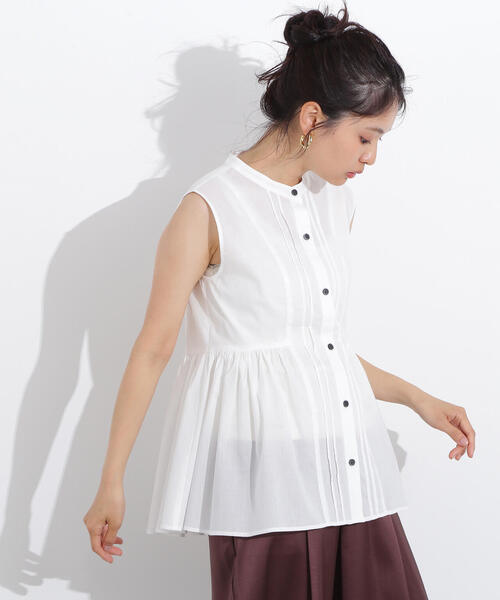 N.(N. Natural Beauty Basic)(エヌエヌナチュラルビューティーベーシック)の「ピンタックノースリーブブラウス(シャツ/ブラウス・レディース・ブラウン/オフホワイト/ブルー・MEDIUM)」の5枚目の写真