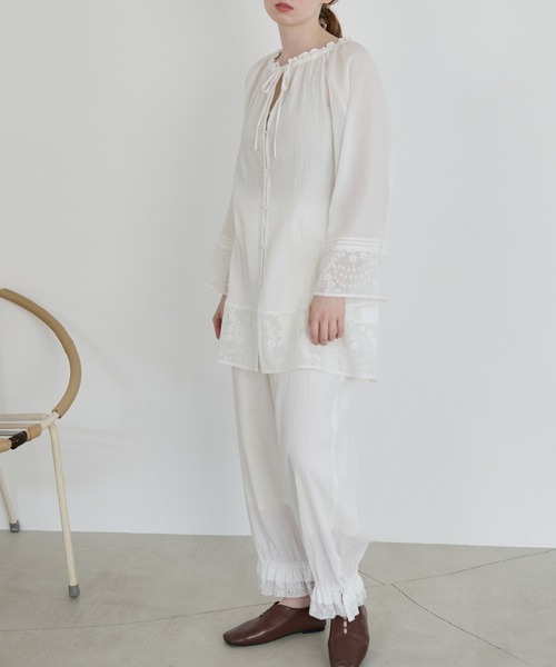 Crisp(クリスプ)の「フリルレースチャーチブラウス(シャツ/ブラウス・レディース・ホワイト/ブラック・FREE)」の20枚目の写真