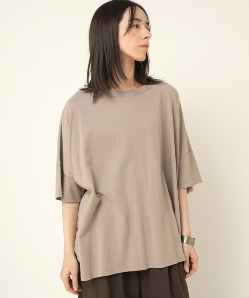 RNA-N(アールエヌエーエヌ)の「M2493 ルーズワイドT(Tシャツ/カットソー・レディース・レッド/グレイッシュベージュ/ブラック/オフホワイト・FREE)」の8枚目の写真