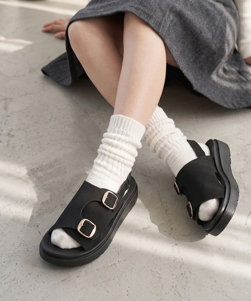 AAA+Feminine(サンエープラスフェミニン)の「AAA+FEMININE ダブルモンク コンフォート ストラップサンダル(サンダル・レディース・ブラック/ブラック系その他・S/L/M)」の2枚目の写真