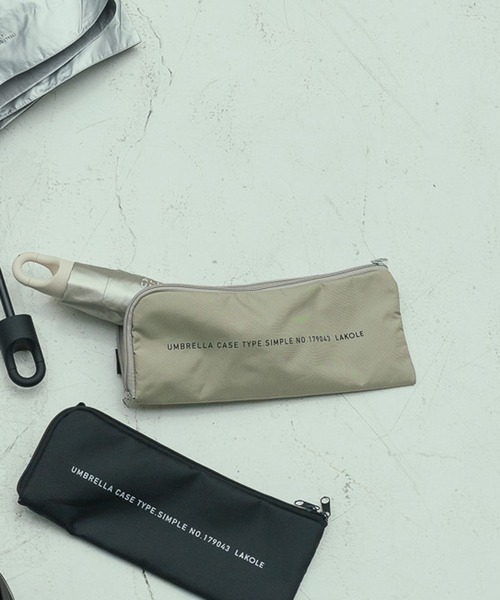 LAKOLE（ラコレ）の「コンパクト折り畳み傘ケース / 451935（折りたたみ傘・レディース・ブラック/グレー・FREE）」の2枚目の写真