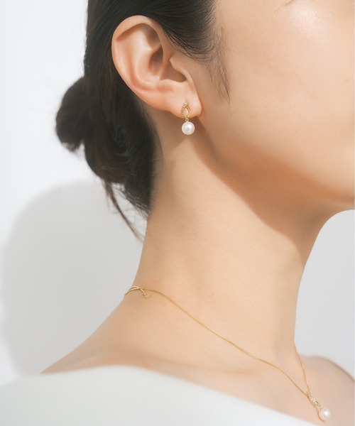 Jewel closet by L&Co.（ジュエルクローゼットバイエルアンドコー）の「K18 アコヤパール ダイヤモンド ピアス（ピアス（両耳用）・レディース・イエローゴールド・FREE）」の5枚目の写真
