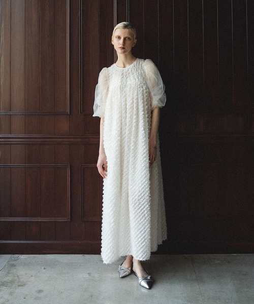 et.UNiVER(エトユニベール)の「Velvet mist dress(ドレス・レディース・オフホワイト/ボルドー/ブラック・LARGE/MEDIUM/SMALL)」の9枚目の写真