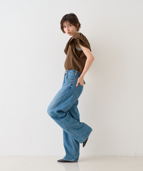EMMA　ROUGE VIF（エマルージュヴィフ）の「【一部店舗限定】Vネックボリュームスリーブブラウス（シャツ/ブラウス・レディース・ブラウン/オフホワイト/サックスブルー・フリー）」の14枚目の写真