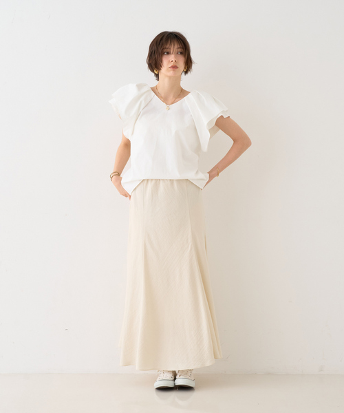 EMMA　ROUGE VIF（エマルージュヴィフ）の「【一部店舗限定】Vネックボリュームスリーブブラウス（シャツ/ブラウス・レディース・ブラウン/オフホワイト/サックスブルー・フリー）」の12枚目の写真