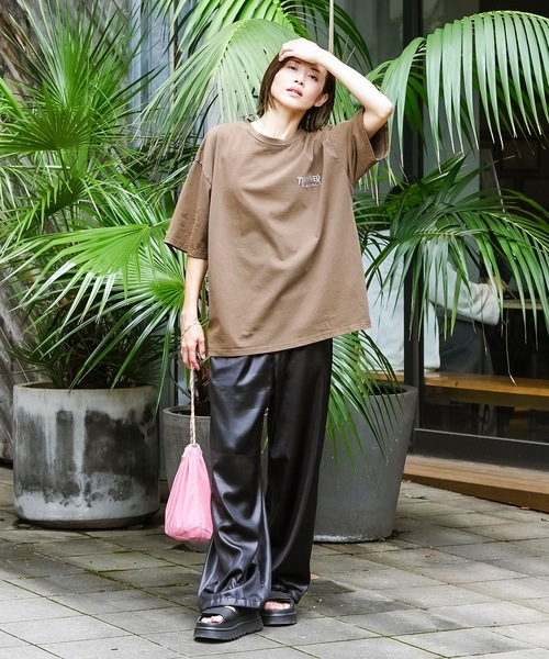 THRASHER（スラッシャー）の「MAGAZINE COVER PIGMENT S/S T-SHIRTS/スラッシャーバッグプリントピグメント半袖T-シャツ（Tシャツ/カットソー・メンズ・ブラウン/グレー/チャコールグレー・MEDIUM/LARGE/X-LARGE）」の17枚目の写真