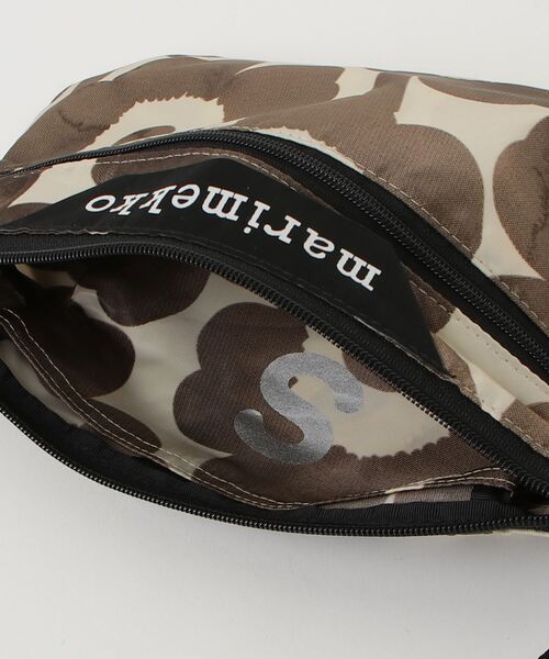 marimekko（マリメッコ）の「Unikko / Neat Crossbody  S shoulder bag（ショルダーバッグ・レディース・ベージュ/ダークブルー・FREE）」の13枚目の写真
