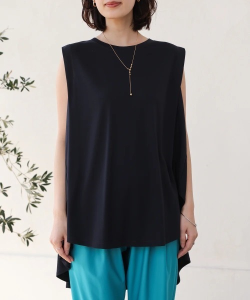 Bou Jeloud(ブージュルード)の「クリアクールカットフレアーチュニック(Tシャツ/カットソー・レディース・ブラック/オフホワイト/ブルー/レッド/カーキ・FREE)」の11枚目の写真