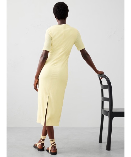 BANANA REPUBLIC FACTORY STORE(バナナリパブリック ファクトリーストア)の「BANANA REPUBLIC FACTORY STORE クリンクルニットミディワンピース(ワンピース・レディース・ブラック/イエロー・S/M/L/XS)」の4枚目の写真