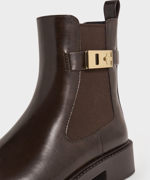 CHARLES & KEITH(チャールズ & キース)の「Lando ランド メタリックアクセントチェルシーブーツ(ブーツ・レディース・ブラック系その他7/ダークブラウン・24.5cm/23.5cm/23cm/22.5cm/26.5cm/25.5cm/25cm)」の7枚目の写真