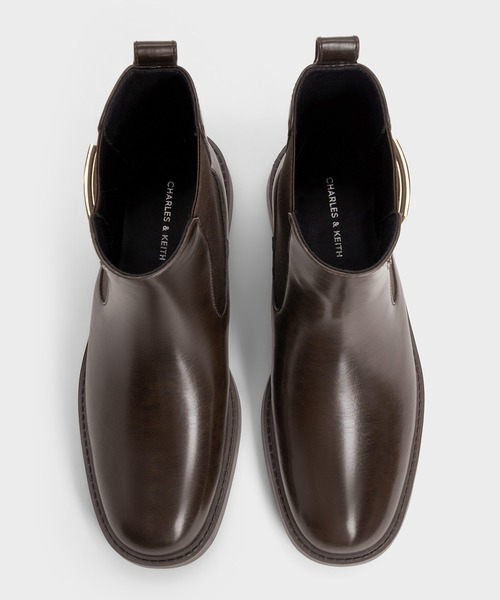 CHARLES & KEITH(チャールズ & キース)の「Lando ランド メタリックアクセントチェルシーブーツ(ブーツ・レディース・ブラック系その他7/ダークブラウン・24.5cm/23.5cm/23cm/22.5cm/26.5cm/25.5cm/25cm)」の8枚目の写真