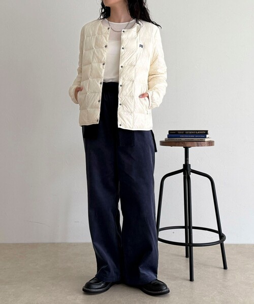 TAION(タイオン)の「《別注》【TAION/タイオン】CREW NECK BUTTON DOWN JK ダウンジャケット(ダウンジャケット/コート・レディース・チャコールグレー/グリーン/オフホワイト/ブラウン系その他/ブラック/ベージュ・36/38)」の9枚目の写真