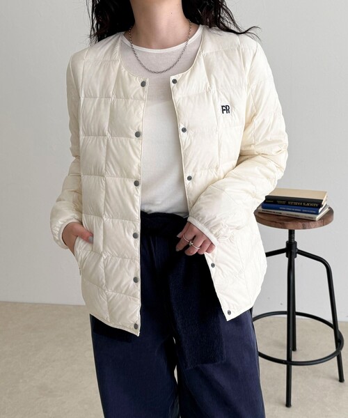 TAION(タイオン)の「《別注》【TAION/タイオン】CREW NECK BUTTON DOWN JK ダウンジャケット(ダウンジャケット/コート・レディース・チャコールグレー/グリーン/オフホワイト/ブラウン系その他/ブラック/ベージュ・36/38)」の12枚目の写真