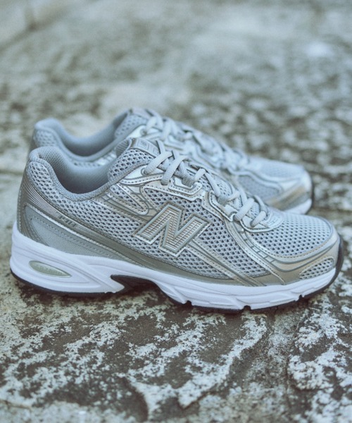 NEW BALANCE(ニューバランス)の「U740SG2 740v2(スニーカー・メンズ・グレー・22.0cm/22.5cm/23.0cm/23.5cm/24.0cm/24.5cm/25.0cm/25.5cm/26.0cm/26.5cm/27.0cm/27.5cm/28.0cm/28.5cm/29.0cm/30.0cm)」の2枚目の写真