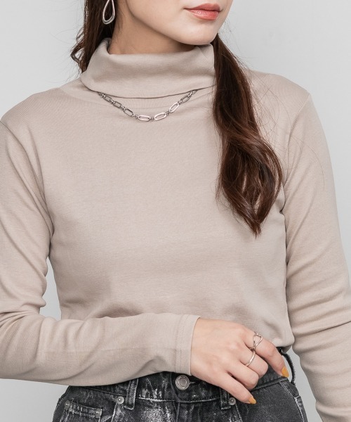 RCD(アールシーディー)の「コットンハイネックカットソー(Tシャツ/カットソー・レディース・グレイッシュベージュ/ブラック/チャコールグレー/オフホワイト・4L/LL/M/3L/L)」の11枚目の写真