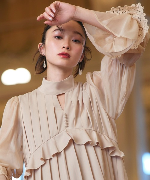 RUIRUE BOUTIQUE(ルイルエブティック)の「オケージョンドレス 結婚式 ストレッチ | クラシカル パフスリーブ プリーツ ドレス | 二次会 披露宴 美脚 ワンピース オケージョン お呼ばれ パーティードレス(ドレス・レディース・ネイビー/ベージュ/ブラック・S/M/L/LL)」の11枚目の写真
