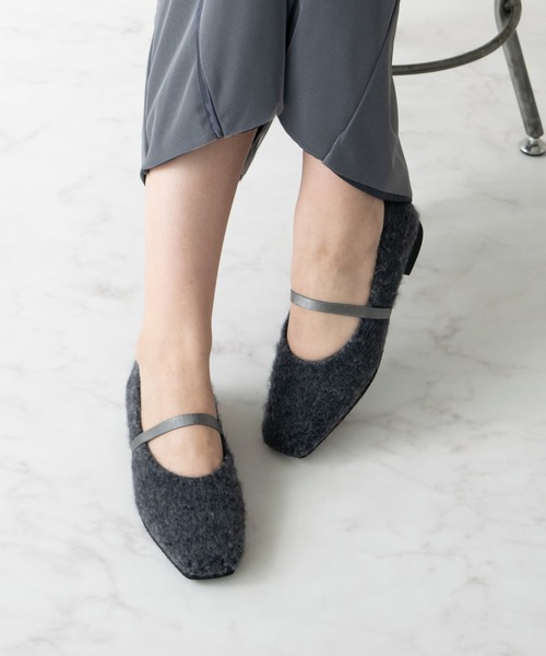 Bridget Birkin（ブリジットバーキン）の「【Bridget Birkin】エラスティックバンドもこもこスクエアバレエシューズ(551547)（バレエシューズ・レディース・グレー系その他/ブラック/ベージュ・24/23.5/23/24.5/22.5）」の2枚目の写真