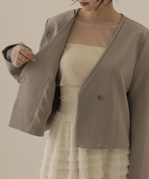 SUWDEE(スーディー)の「single button collarless jacket(ノーカラージャケット・レディース・グレイッシュベージュ/ブラウン・S)」の15枚目の写真