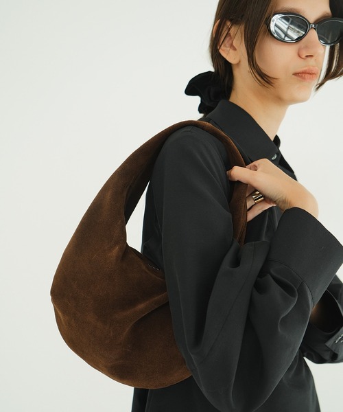 CLANE（クラネ）の「MOON SUEDE BAG（ハンドバッグ・レディース・ブラウン・F）」の2枚目の写真