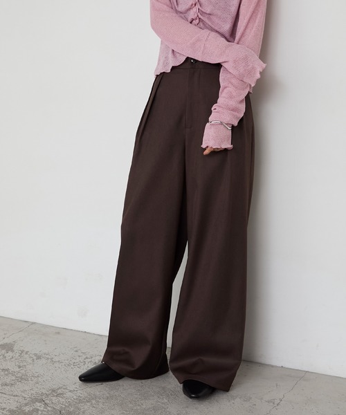 forksy.(フォルクシー)の「【forksy.】ダブルタックワイドスラックスパンツ<セットアップ対応>(スラックス・レディース・ダークブラウン/ブラック/ライトベージュ/チャコールグレー・M/L)」の3枚目の写真