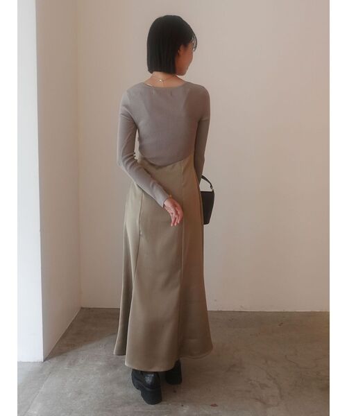 LAGUNAMOON(ラグナムーン)の「ボタンニットドッキングナローワンピース(ワンピース・レディース・カーキ/アイボリー・SMALL/MEDIUM)」の6枚目の写真