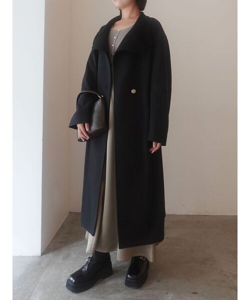 LAGUNAMOON(ラグナムーン)の「ボタンニットドッキングナローワンピース(ワンピース・レディース・カーキ/アイボリー・SMALL/MEDIUM)」の7枚目の写真