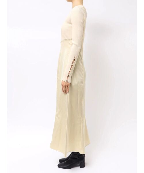 LAGUNAMOON(ラグナムーン)の「ボタンニットドッキングナローワンピース(ワンピース・レディース・カーキ/アイボリー・SMALL/MEDIUM)」の10枚目の写真
