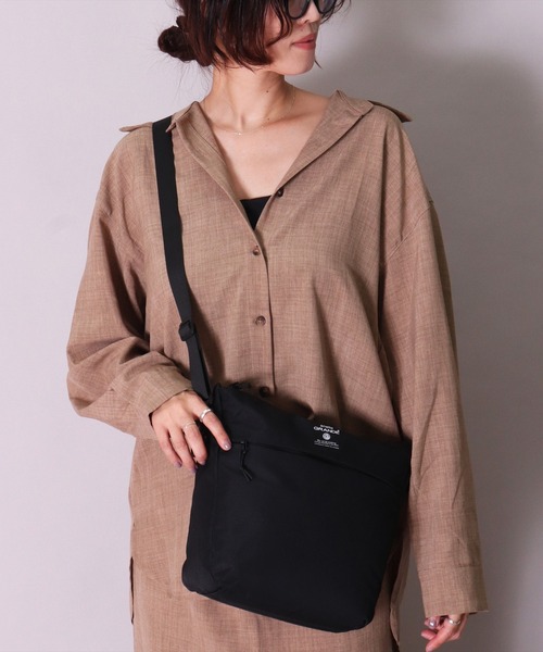 anello（アネロ）の「(LF)【anello】4ポケット シンプル 縦長 ショルダーバッグ（ショルダーバッグ・レディース・ネイビー/ライトベージュ/ブラック・ONE SIZE）」の19枚目の写真