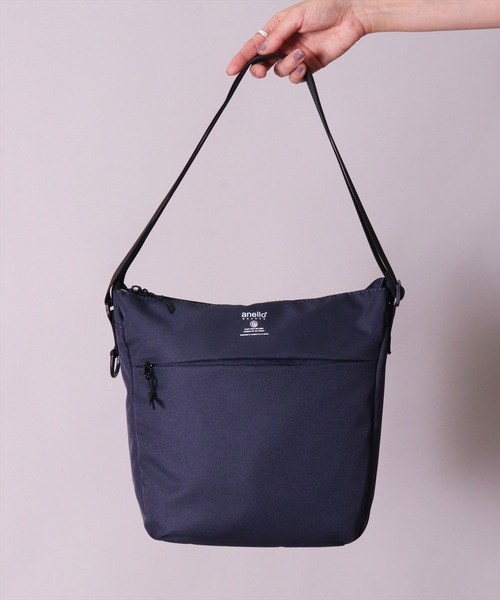 anello（アネロ）の「(LF)【anello】4ポケット シンプル 縦長 ショルダーバッグ（ショルダーバッグ・レディース・ネイビー/ライトベージュ/ブラック・ONE SIZE）」の7枚目の写真