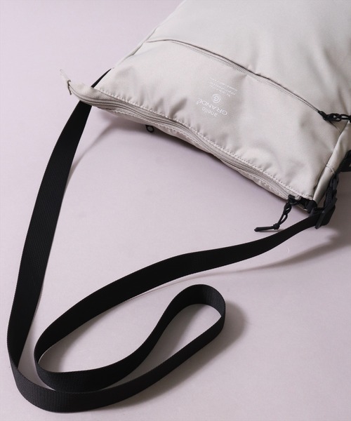 anello（アネロ）の「(LF)【anello】4ポケット シンプル 縦長 ショルダーバッグ（ショルダーバッグ・レディース・ネイビー/ライトベージュ/ブラック・ONE SIZE）」の9枚目の写真